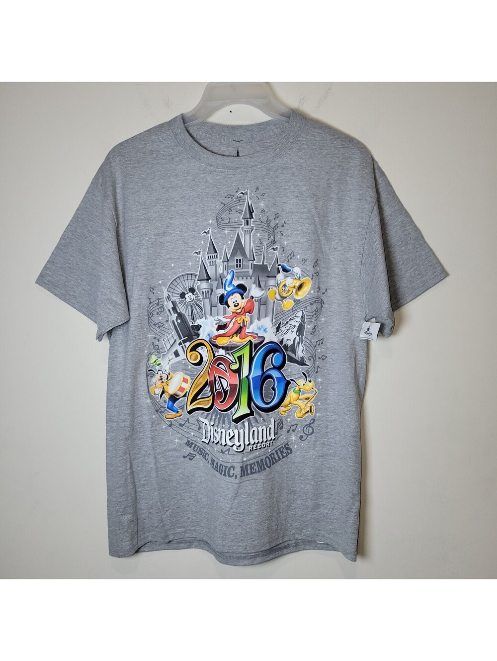 NWT Disney Parks 2016 Disneyland Resort Mickey Goofy Donald Shirt Gray L Hanes